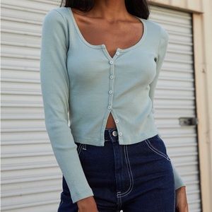 Brandy Melville zelly long sleeve green

Brand new with our tag no flaws